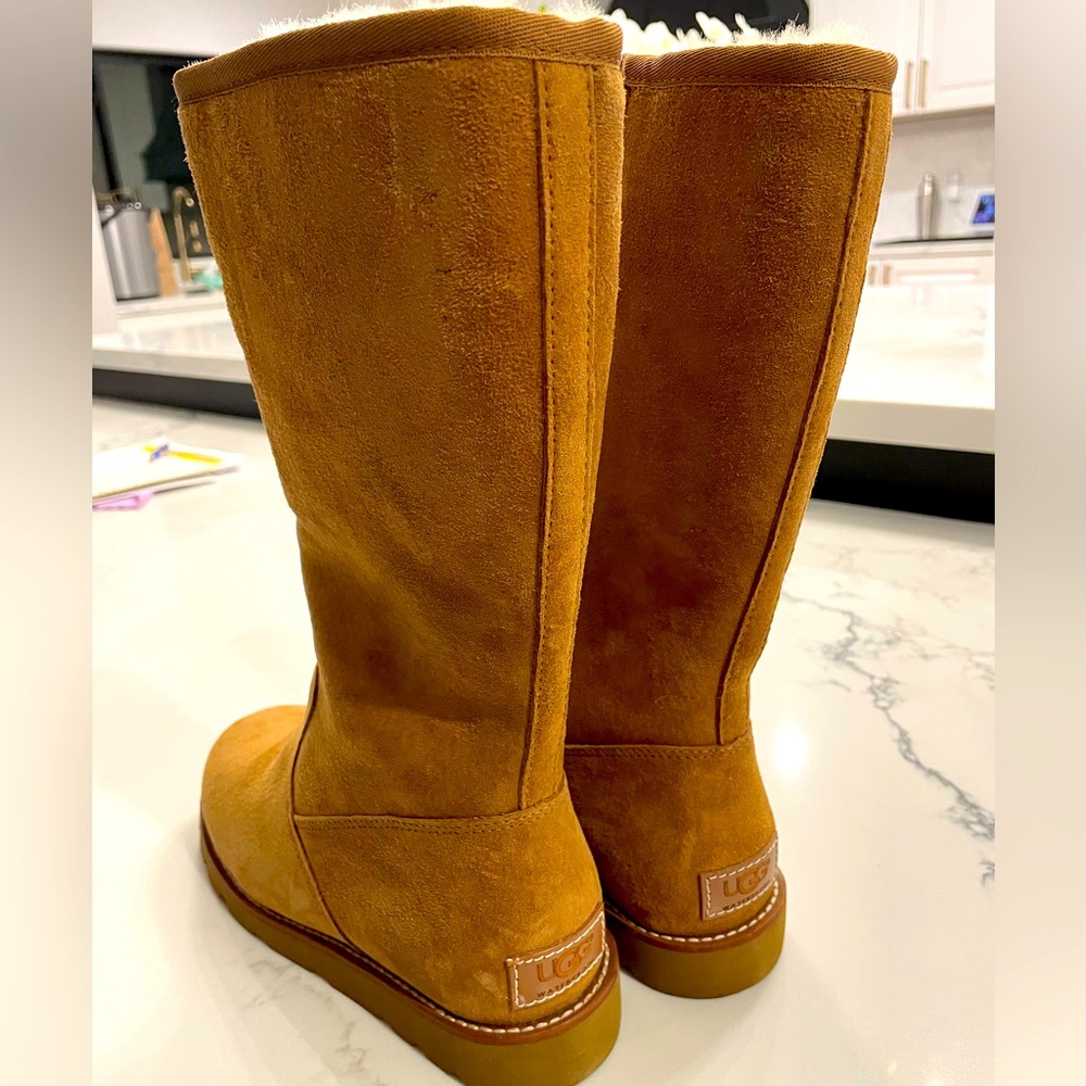 UGG Woman’s brown boots, size 7